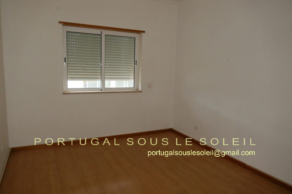 APPARTEMENT AVEC 3 CHAMBRES ET 2 SDBS À VENDRE SITUÉ PROCHE DU CENTRE VILLE DE TAVIRA, AGENCE IMMOBILIÈRE PORTUGAL SOUS LE SOLEIL LDA.