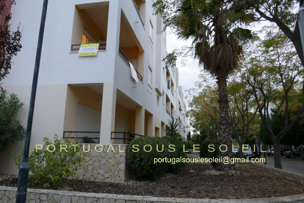 APPARTEMENT AVEC 3 CHAMBRES ET 2 SDBS À VENDRE SITUÉ PROCHE DU CENTRE VILLE DE TAVIRA, AGENCE IMMOBILIÈRE PORTUGAL SOUS LE SOLEIL LDA.