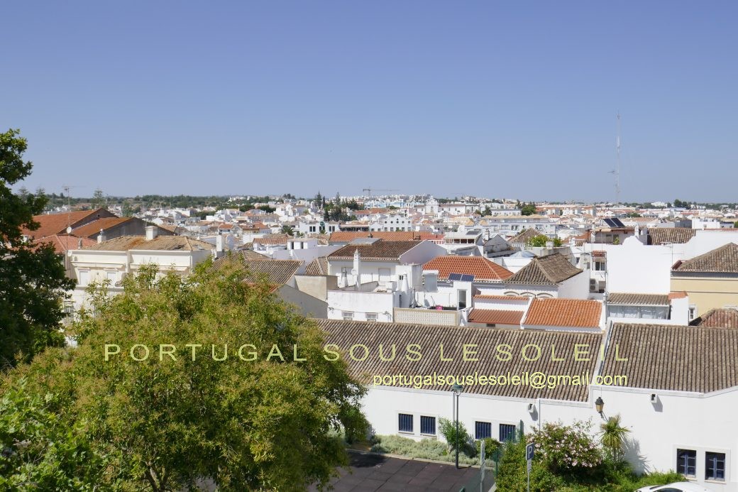 À Vendre Centre de Tavira! Appartement T3, Vue Dégagée sur la Ville Ancienne.