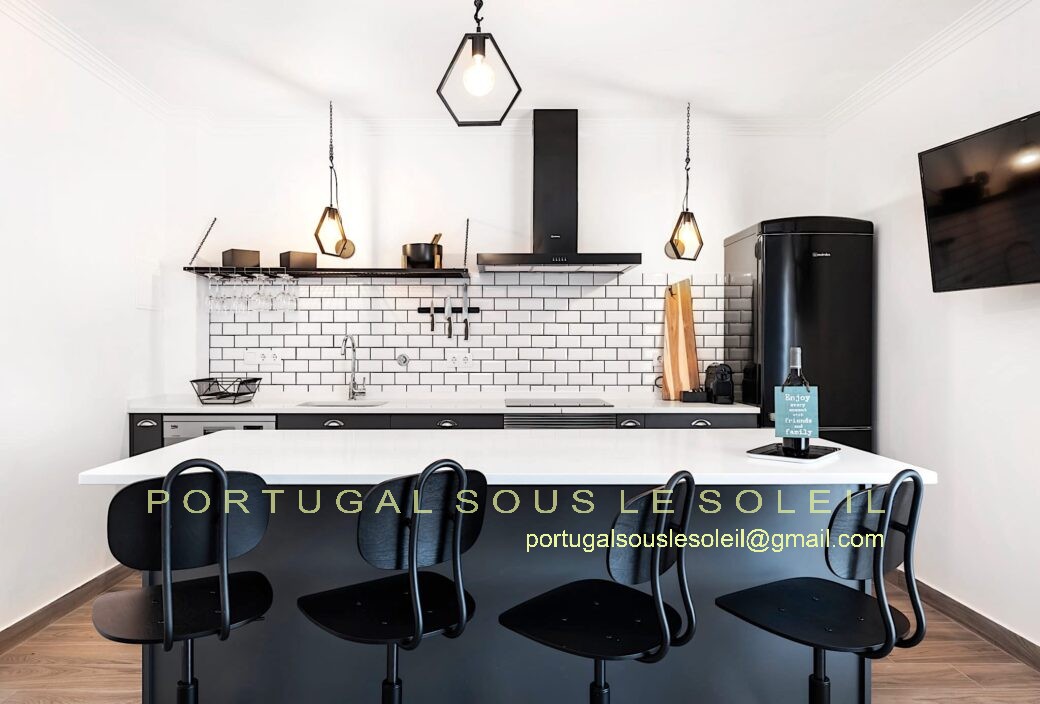 Bright 2 bedroom apartment for sale in Tavira town centre, Algarve, Portugal 10