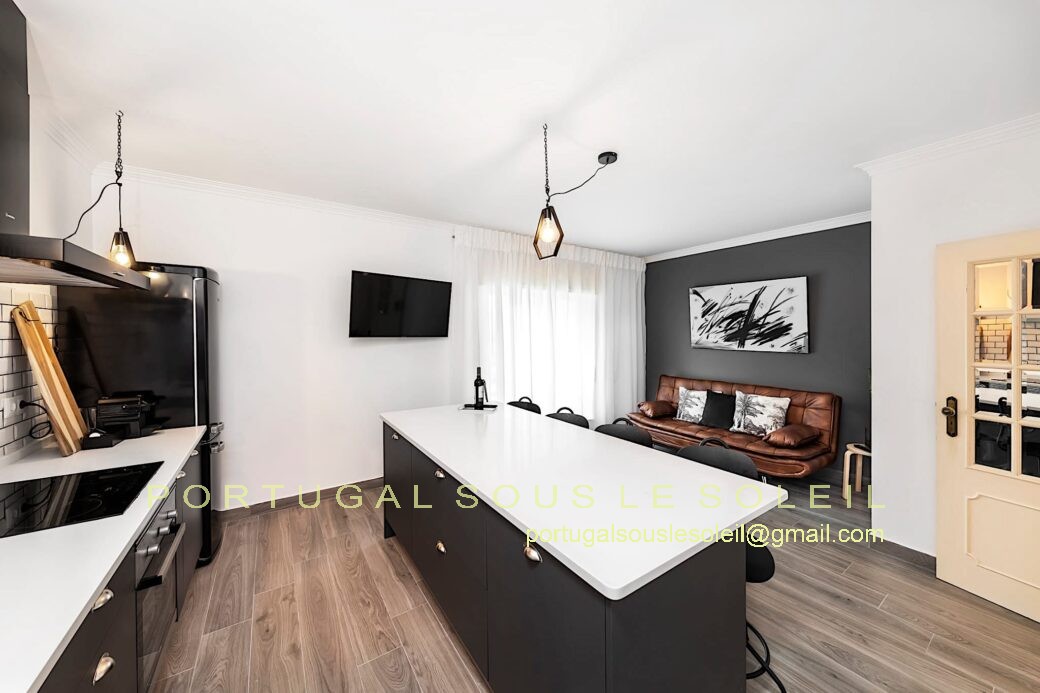 Bright 2 bedroom apartment for sale in Tavira town centre, Algarve, Portugal 12