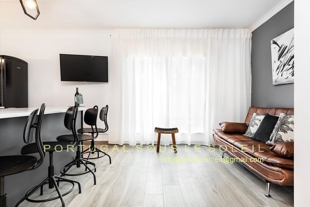 Bright 2 bedroom apartment for sale in Tavira town centre, Algarve, Portugal 6