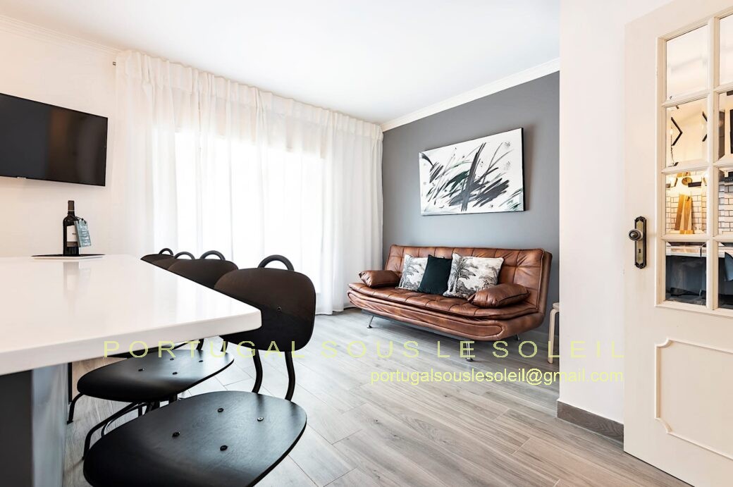 Bright 2 bedroom apartment for sale in Tavira town centre, Algarve, Portugal 9